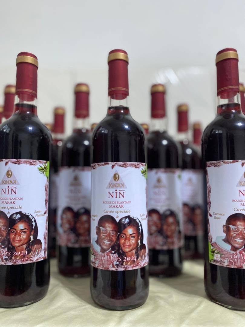 Bouteilles NIÑ Makak en cuvée spéciale personnalisée avec photo de mariés